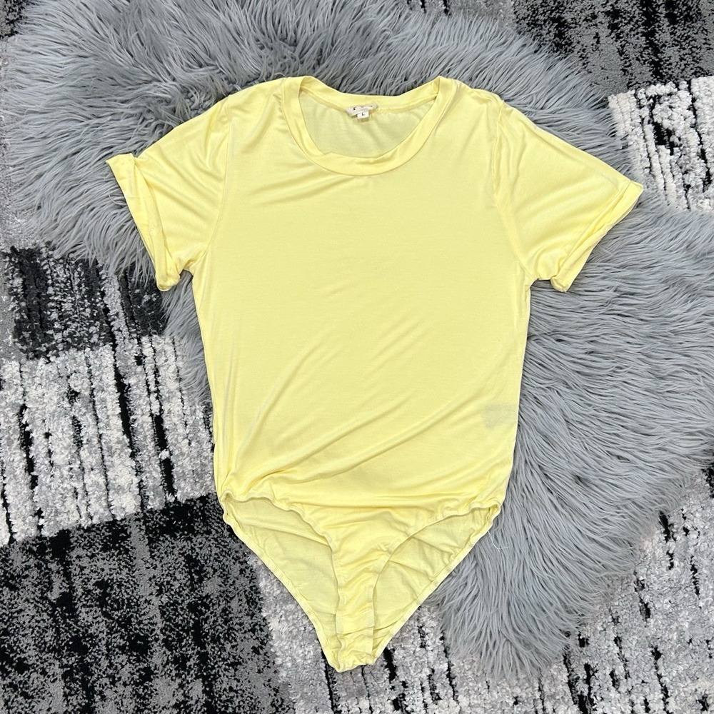 POL Women's Short Sleeve Yellow Bodysuit‎ Size Medium